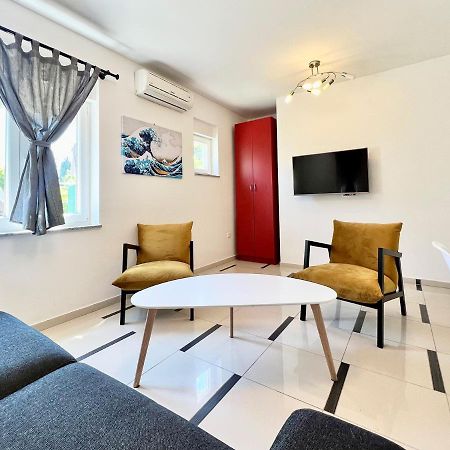 B88 Apartments - Vila Palma Sveti Filip i Jakov Eksteriør billede