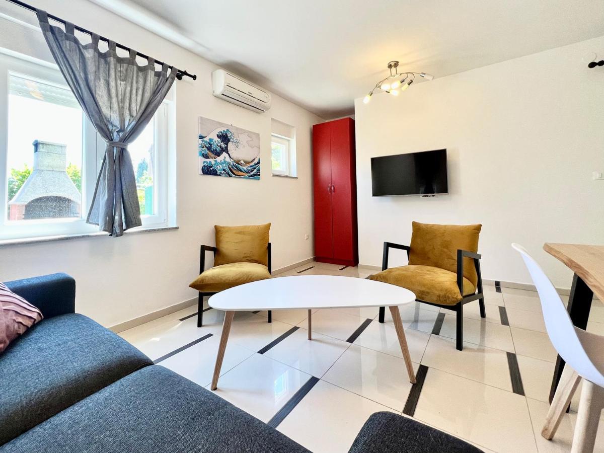B88 Apartments - Vila Palma Sveti Filip i Jakov Eksteriør billede