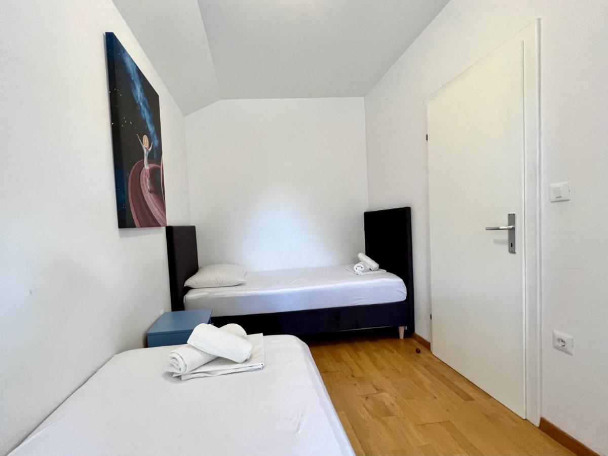 B88 Apartments - Vila Palma Sveti Filip i Jakov Eksteriør billede