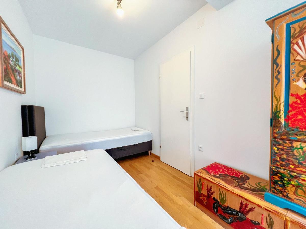 B88 Apartments - Vila Palma Sveti Filip i Jakov Eksteriør billede