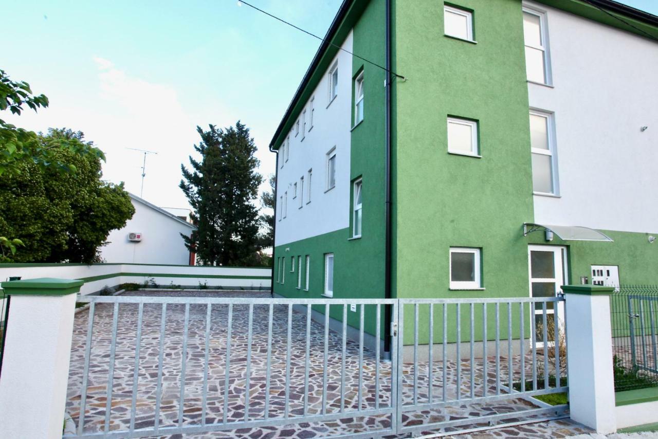 B88 Apartments - Vila Palma Sveti Filip i Jakov Eksteriør billede