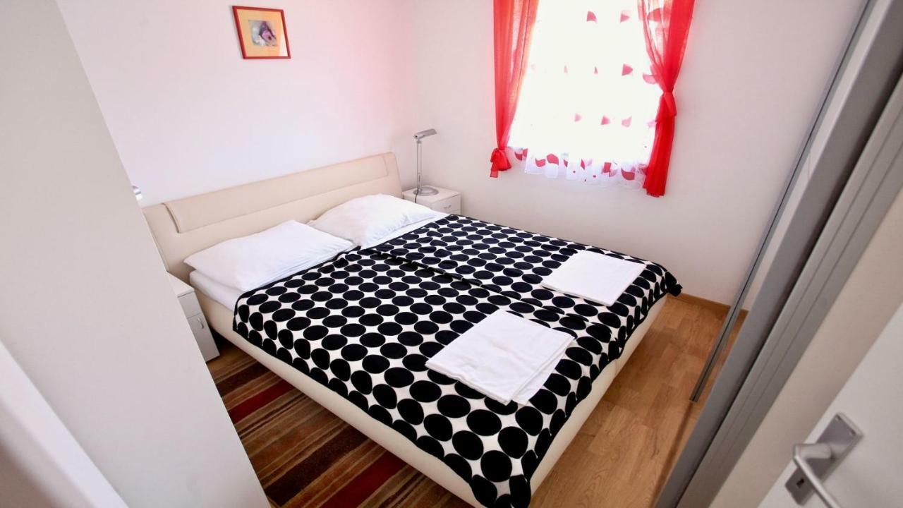 B88 Apartments - Vila Palma Sveti Filip i Jakov Eksteriør billede