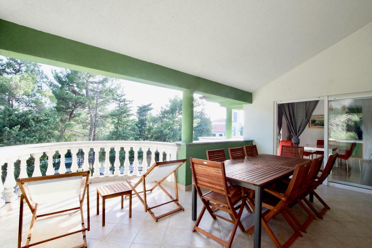 B88 Apartments - Vila Palma Sveti Filip i Jakov Eksteriør billede