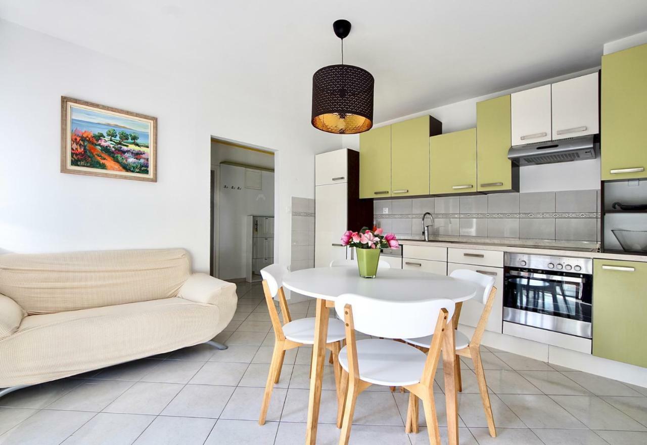 B88 Apartments - Vila Palma Sveti Filip i Jakov Eksteriør billede