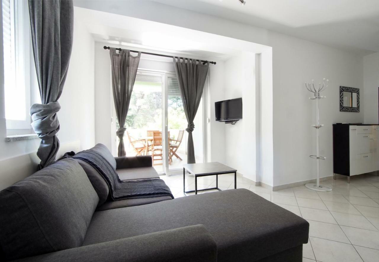 B88 Apartments - Vila Palma Sveti Filip i Jakov Eksteriør billede