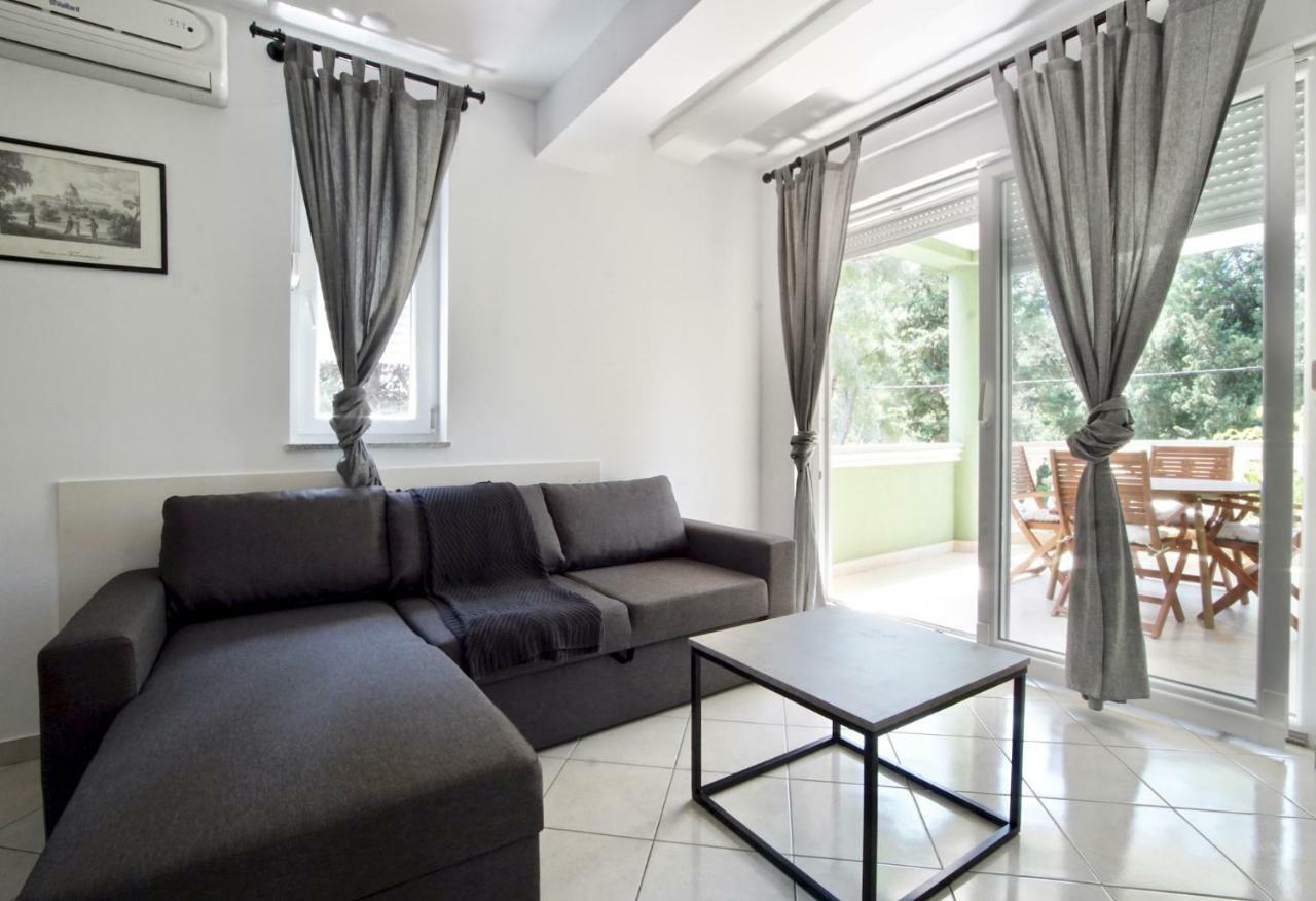 B88 Apartments - Vila Palma Sveti Filip i Jakov Eksteriør billede