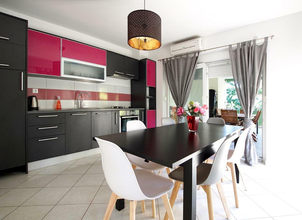 B88 Apartments - Vila Palma Sveti Filip i Jakov Eksteriør billede